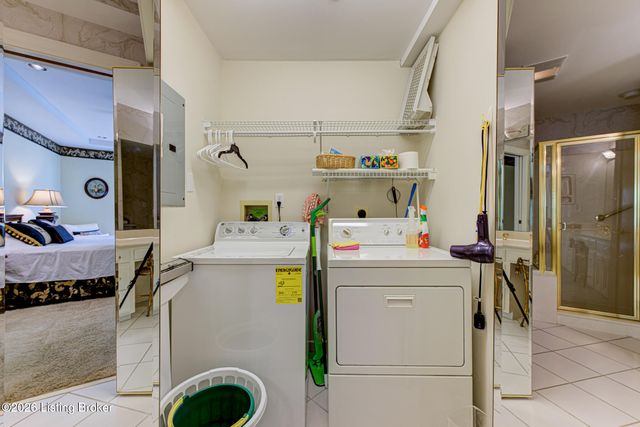 5601 Coach Gate Wynde APT 4, Louisville, KY 40207