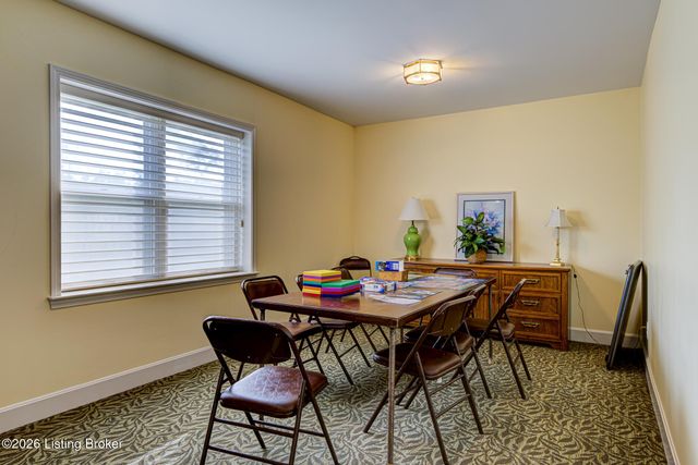 5601 Coach Gate Wynde APT 4, Louisville, KY 40207