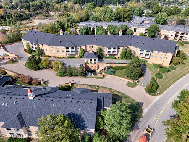 5601 Coach Gate Wynde APT 4, Louisville, KY 40207