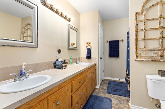 250 County Road 4750, Warren, TX 77664