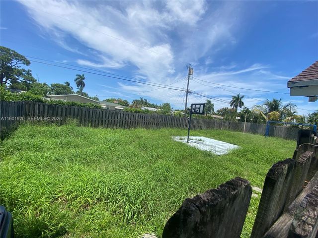 1926 Ramsey Dr, Lake Worth, FL 33461