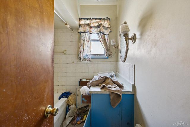 1122 Miller Street, Saginaw, MI 48602