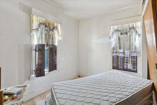 1122 Miller Street, Saginaw, MI 48602