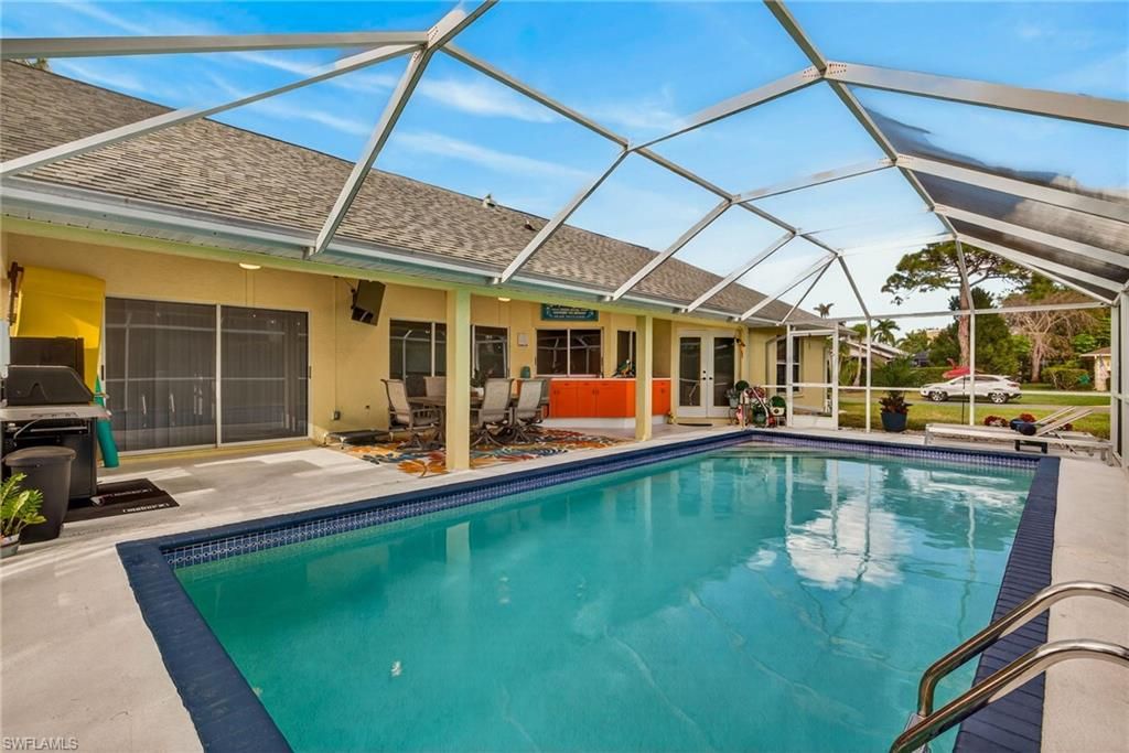 390 Saint Andrews BLVD, NAPLES, FL 34113 — exterior