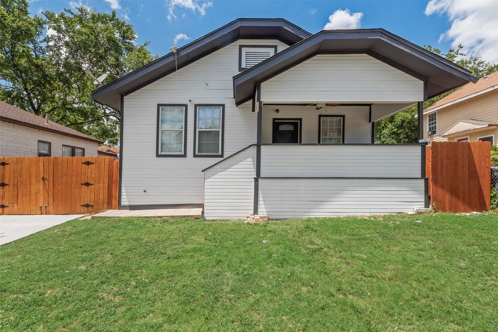 447 W Clarendon Drive, Dallas, TX 75208