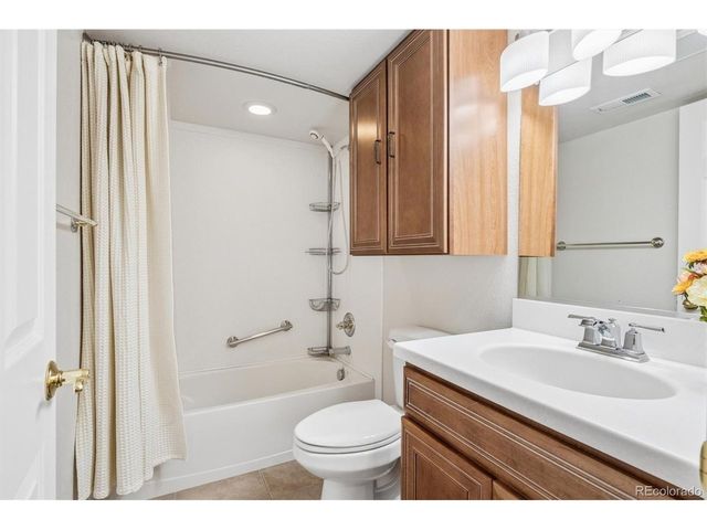 6030 W Colorado Ln, Lakewood, CO 80232