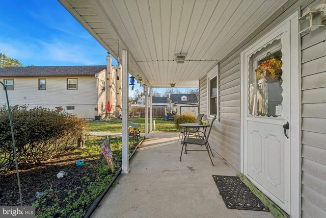 309 E DUTTON MILL RD, Brookhaven, PA 19015