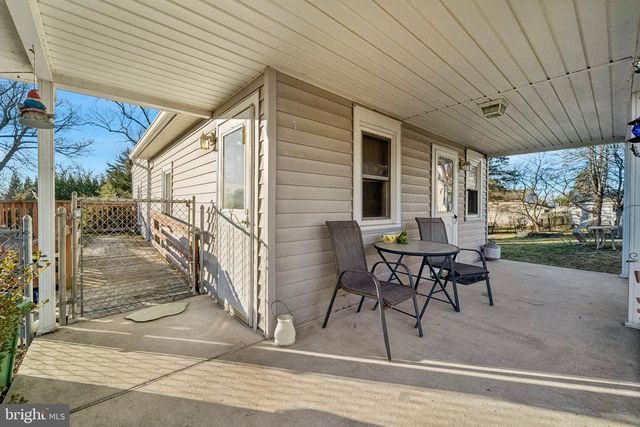 309 E DUTTON MILL RD, Brookhaven, PA 19015