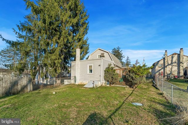 309 E DUTTON MILL RD, Brookhaven, PA 19015