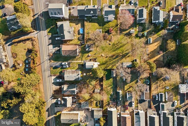 309 E DUTTON MILL RD, Brookhaven, PA 19015