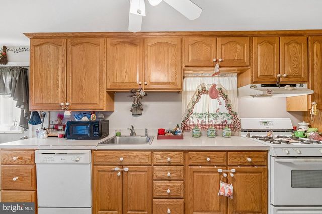 309 E DUTTON MILL RD, Brookhaven, PA 19015