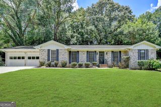 537 Rollingwood Drive, Stone Mountain, GA 30087