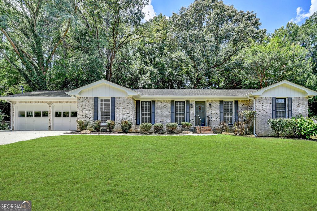 537 Rollingwood Drive, Stone Mountain, GA 30087