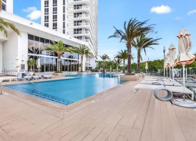 16385 Biscayne Boulevard 2702, North Miami Beach, FL 33160