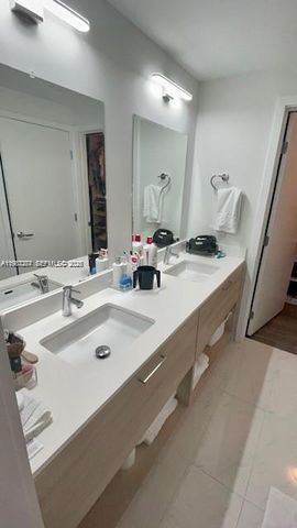 16385 Biscayne Boulevard 2702, North Miami Beach, FL 33160