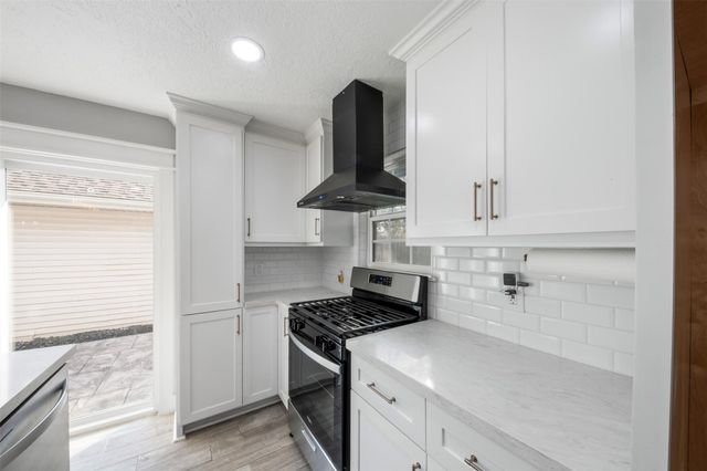 9327 Golden Sunshine Drive, Houston, TX 77064