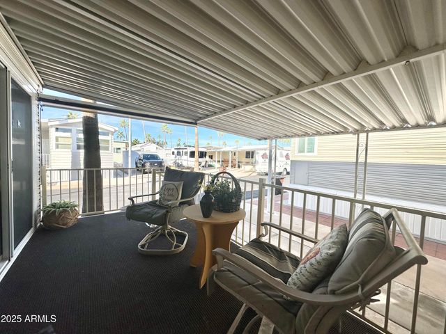 930 S NICKEL Drive, Apache Junction, AZ 85119