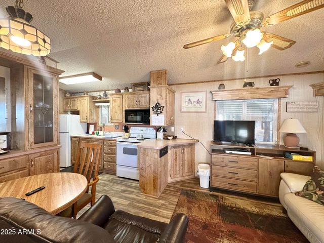 930 S NICKEL Drive, Apache Junction, AZ 85119