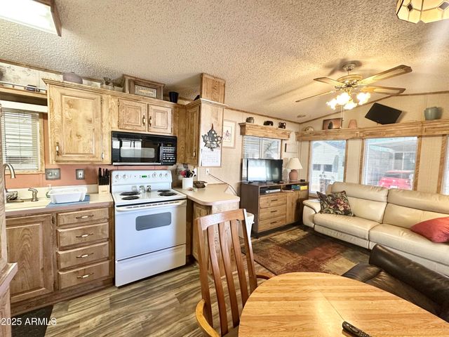 930 S NICKEL Drive, Apache Junction, AZ 85119