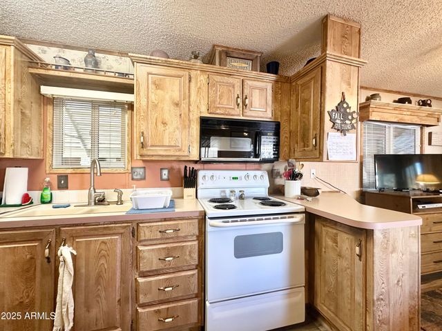 930 S NICKEL Drive, Apache Junction, AZ 85119
