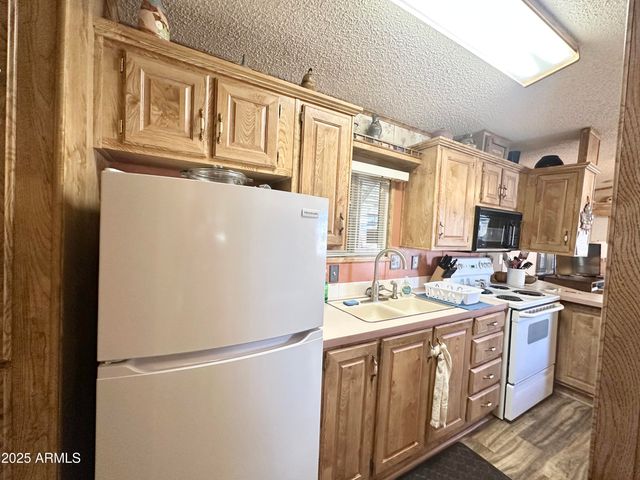 930 S NICKEL Drive, Apache Junction, AZ 85119