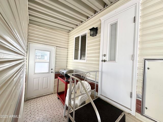 930 S NICKEL Drive, Apache Junction, AZ 85119