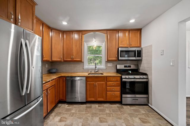 415 BAYLOR RD, Glen Burnie, MD 21061