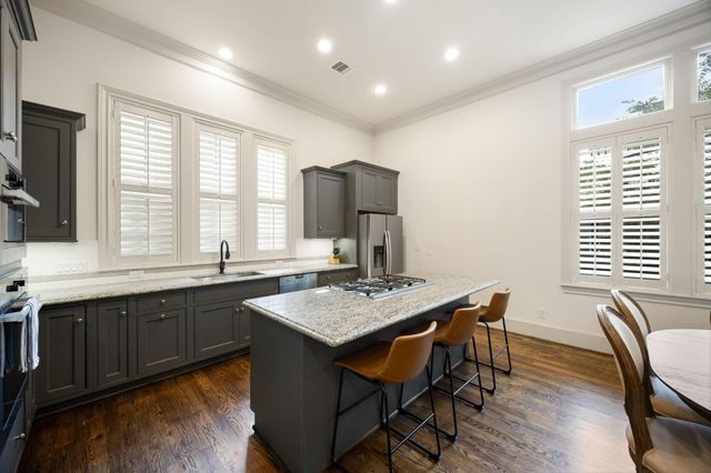 310 W Bell Street, Houston, TX 77019