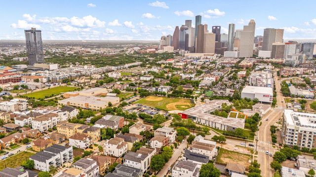 310 W Bell Street, Houston, TX 77019
