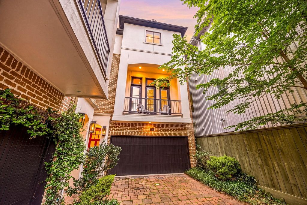 310 W Bell Street, Houston, TX 77019