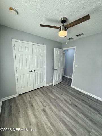 3674 HONEYDEW Lane, Jacksonville, FL 32206