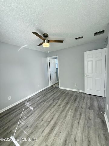 3674 HONEYDEW Lane, Jacksonville, FL 32206