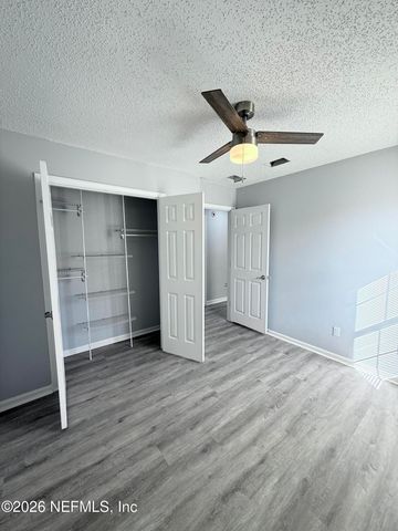 3674 HONEYDEW Lane, Jacksonville, FL 32206