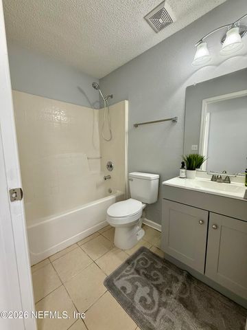 3674 HONEYDEW Lane, Jacksonville, FL 32206