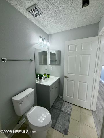 3674 HONEYDEW Lane, Jacksonville, FL 32206