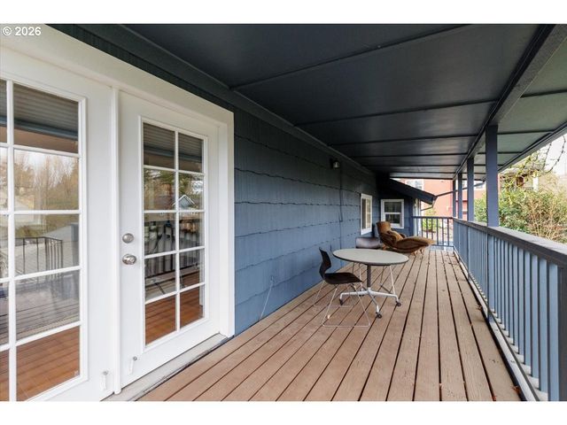 3827 Sw DOLPH Ct, Portland, OR 97219