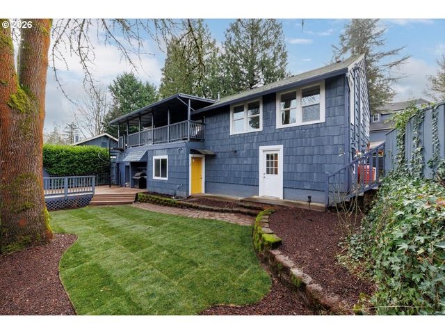 3827 Sw DOLPH Ct, Portland, OR 97219