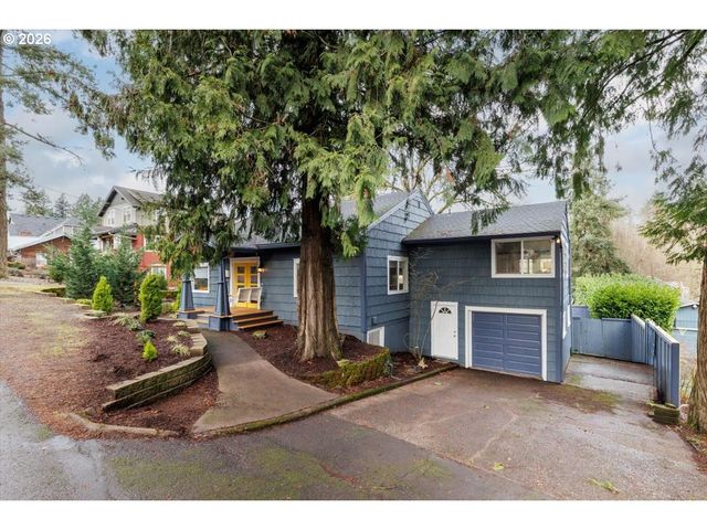 3827 Sw DOLPH Ct, Portland, OR 97219
