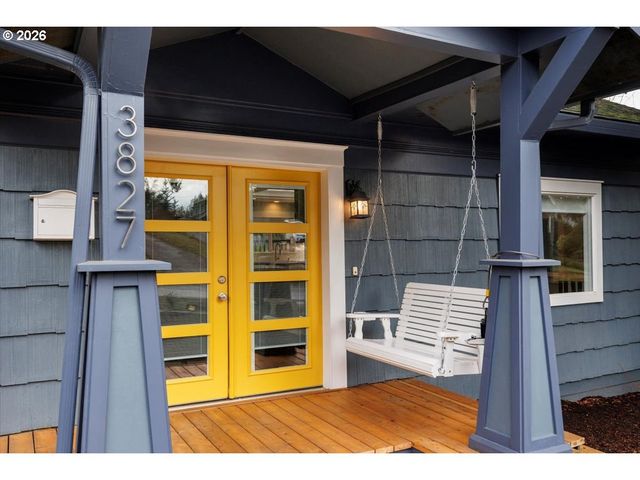 3827 Sw DOLPH Ct, Portland, OR 97219