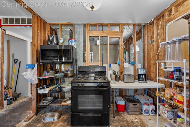 6871 Troy Street, Taylor, MI 48180