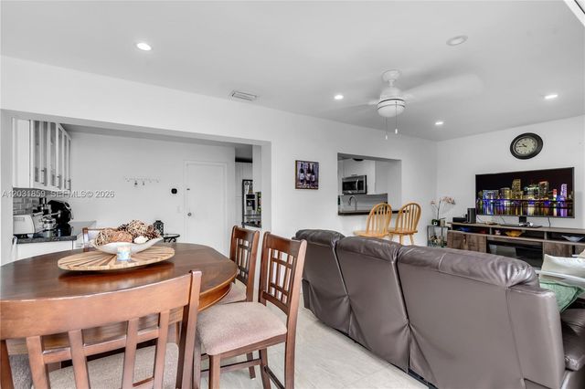 9770 NW 25th St, Sunrise, FL 33322