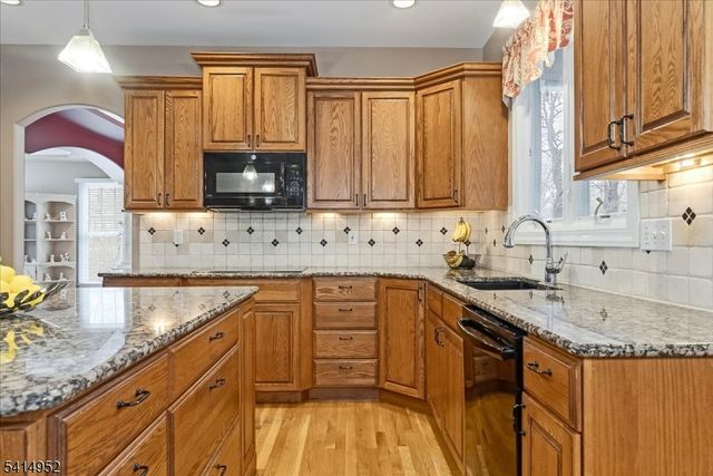 6 Mackenzie Ct, Sparta Twp., NJ 07871