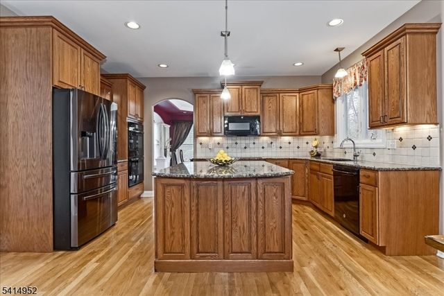 6 Mackenzie Ct, Sparta Twp., NJ 07871