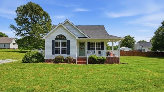 14 Ash Grove Rd, Fayetteville, TN 37334