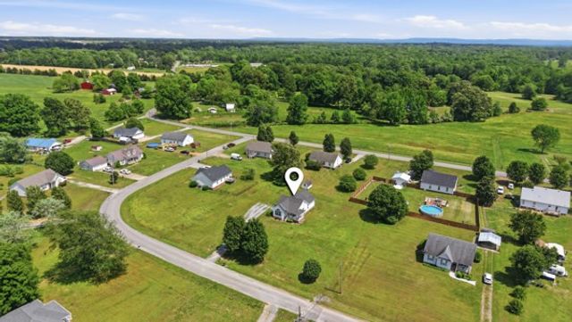 14 Ash Grove Rd, Fayetteville, TN 37334