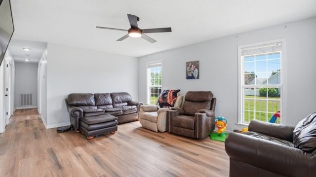14 Ash Grove Rd, Fayetteville, TN 37334