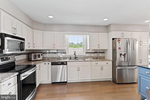 708 CARRIAGE LN, Mechanicsburg, PA 17050