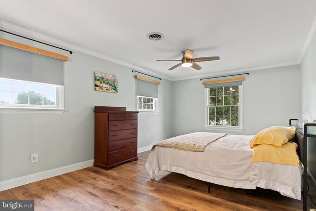 708 CARRIAGE LN, Mechanicsburg, PA 17050