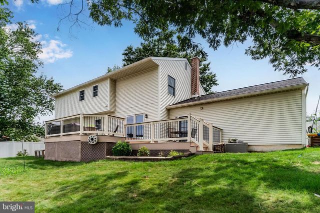 708 CARRIAGE LN, Mechanicsburg, PA 17050