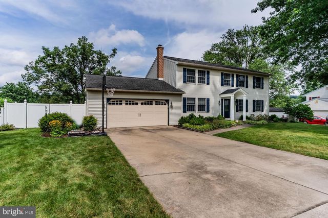 708 CARRIAGE LN, Mechanicsburg, PA 17050